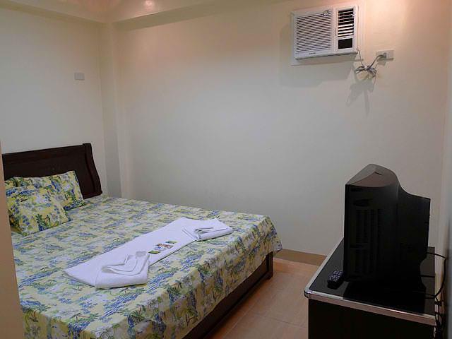 אלמינוס Island Tropic Hotel And Restaurant מראה חיצוני תמונה